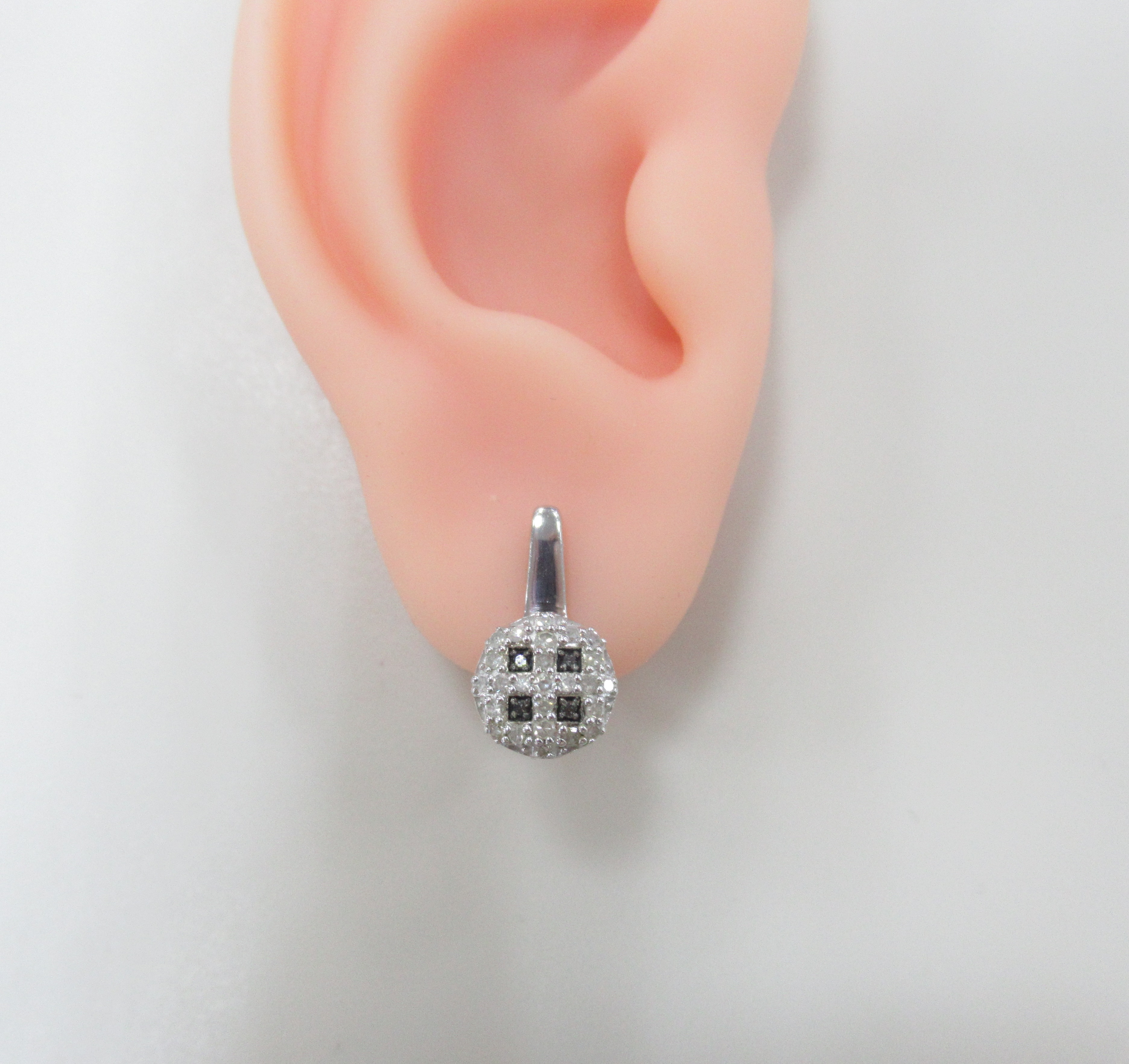 Серебряные серьги с бриллиантами